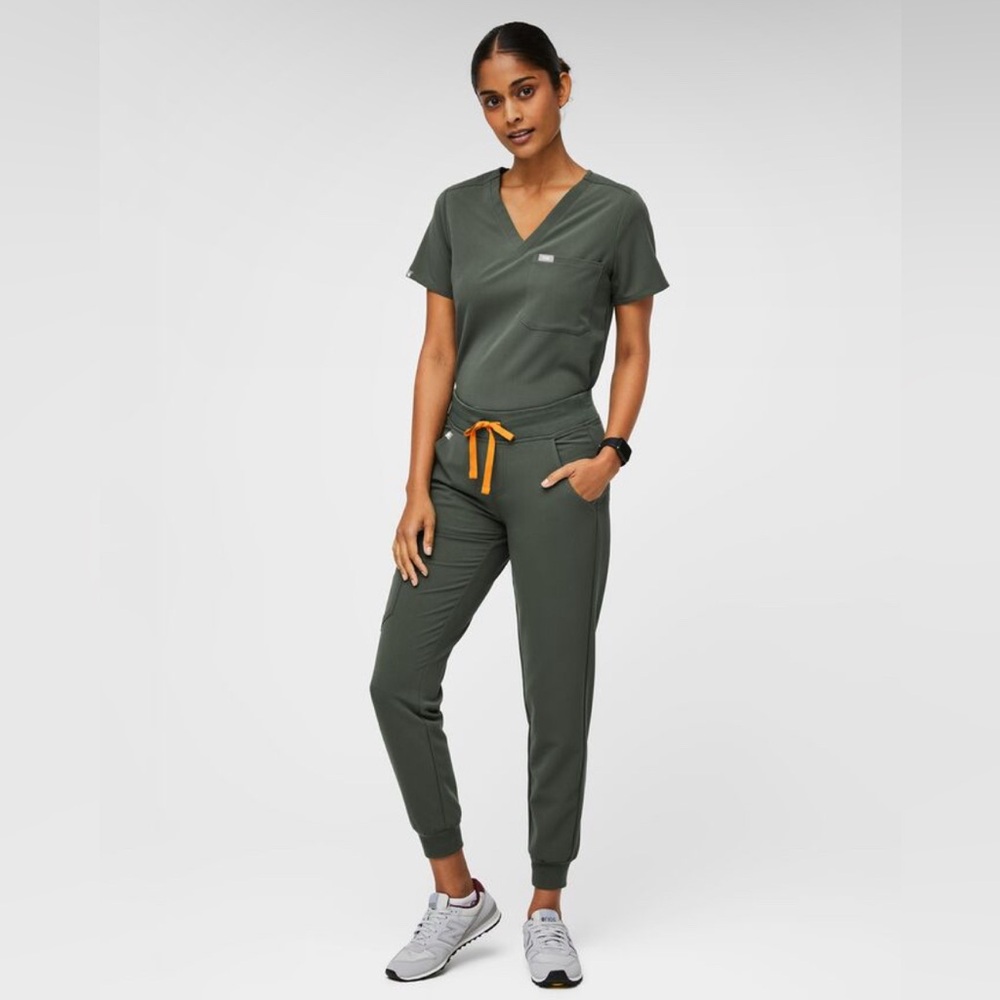 Figs Zamora jogger pants with Catarina top in Moss. Small top, small TALL pants